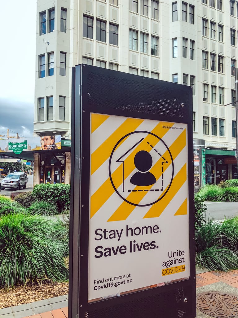stay home save lives poster wellington coronavirus lockdown new zealand