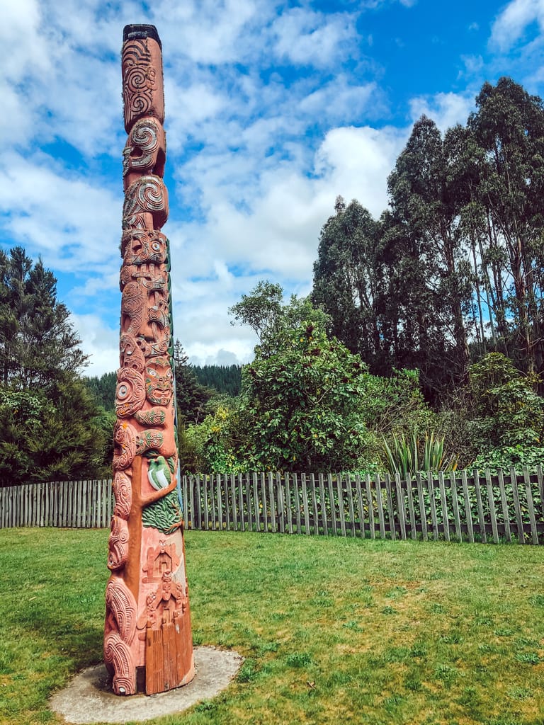maori pouwhenua Wairakei Terraces Taupo