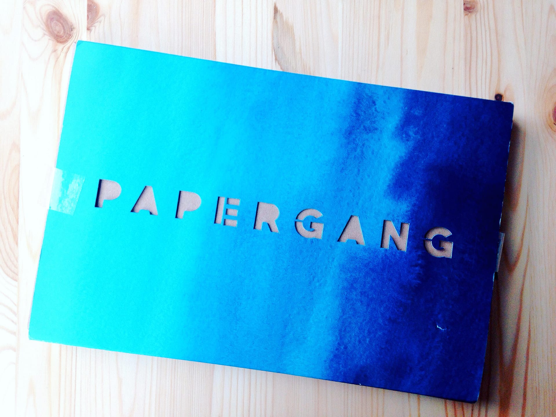 Septembers Ombre themed Papergang subscription box review on Yellow Feather blog